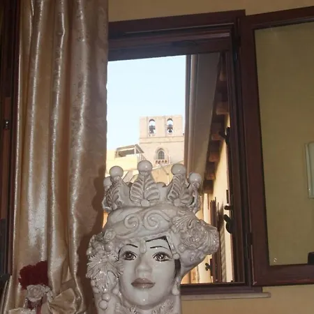 Cortile Lattuca Bed and Breakfast 2*